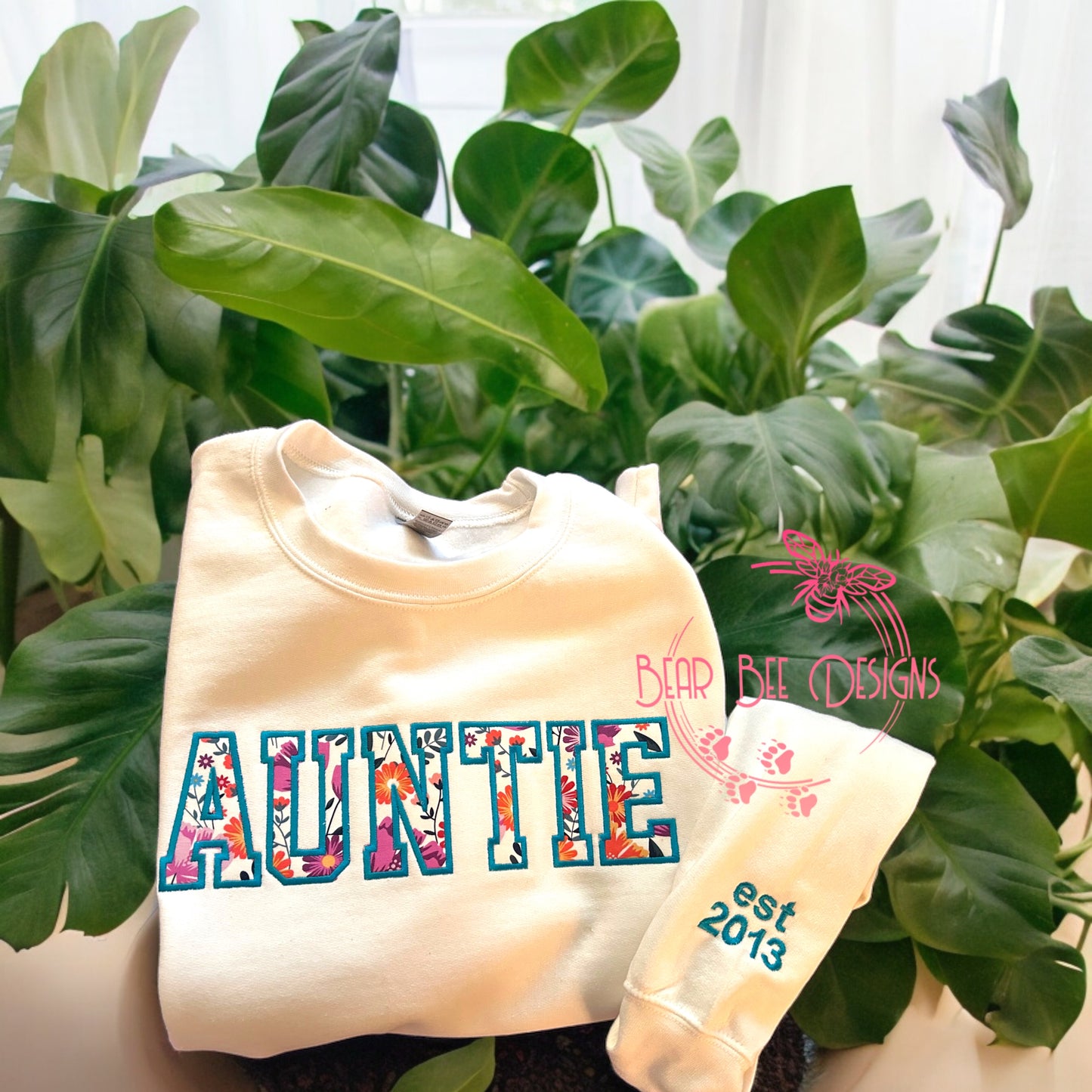 Adult Mama /Auntie / Grandma Embroidered Applique Crewneck Sweatshirt